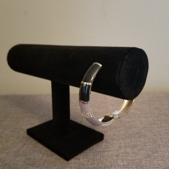 Hinged Bracelet Black / Tan / White Enameled - Picture 3 of 8